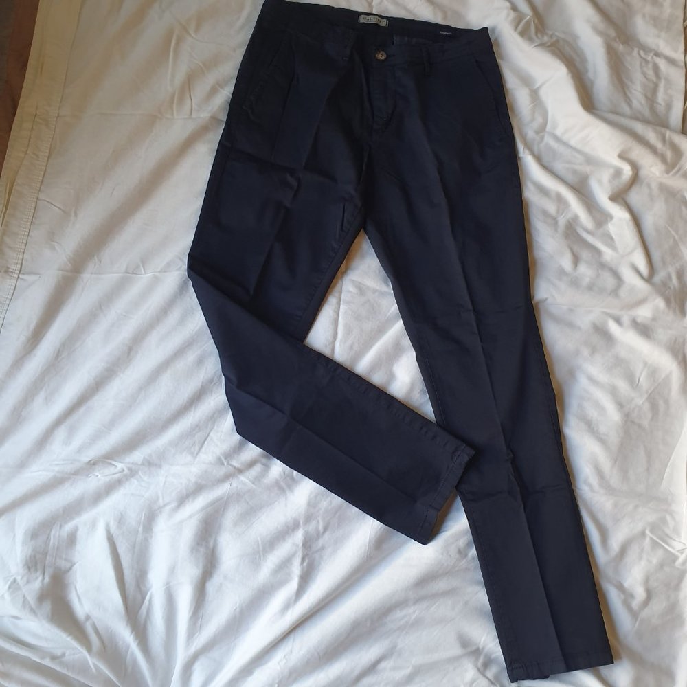 Pants - Picture 7 of 8